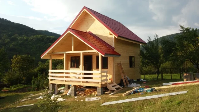 Construim Case si Cabane Din Lemn